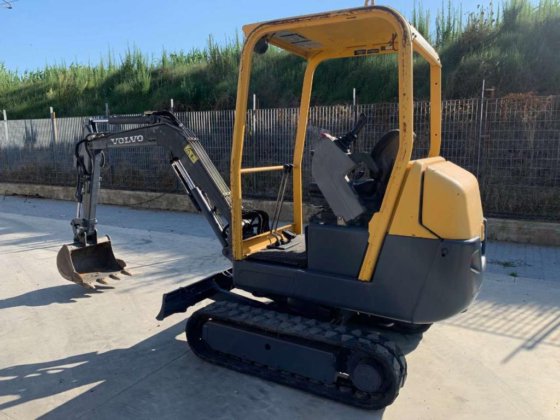 Volvo EC15B Excavator picture