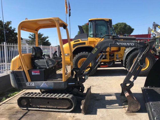 Volvo EC15B Excavator picture