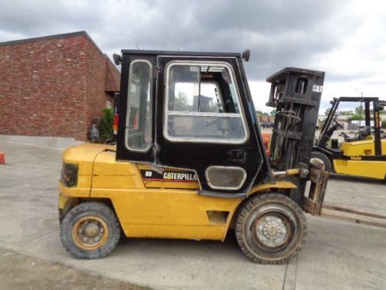 Caterpillar DP40 Forklift picture