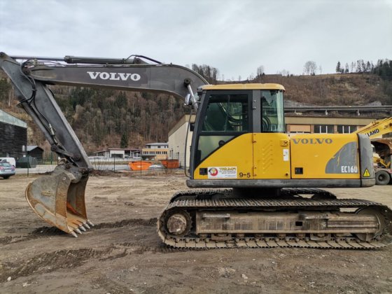 Volvo EC160B Excavator picture