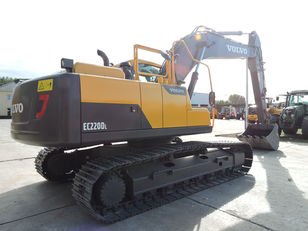Volvo EC220D Excavator picture