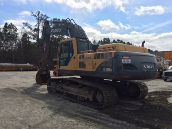 Volvo EC330B Excavator picture