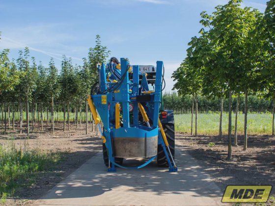 MDE Baumgräber KB90 - Manövrierfähiger