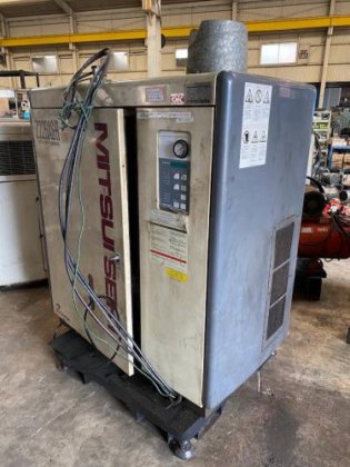 スクリューコンプレッサー　Screw Compressor