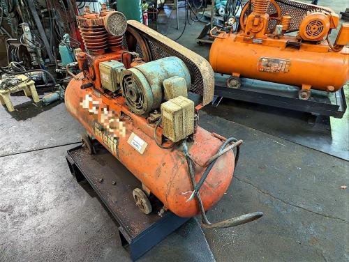 コンプレッサー　Compressor