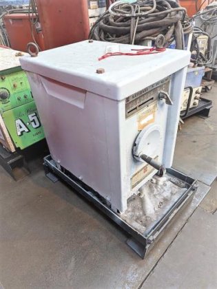 アーク溶接機　Welding Machine