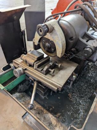 工具研削盤　Tool Grinding Machine