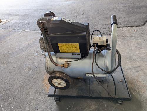 コンプレッサー　Compressor