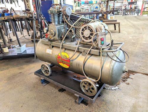 コンプレッサー　Compressor