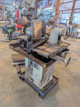 工具研削盤　Tool Grinding Machine