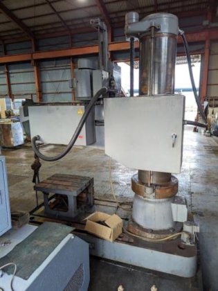 ラジアルボール盤　Radial Drilling Machine