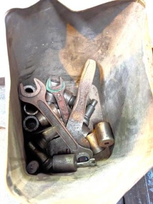 ポンチング　Punching Machine