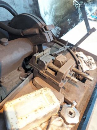 工具研削盤　Tool Grinding Machine