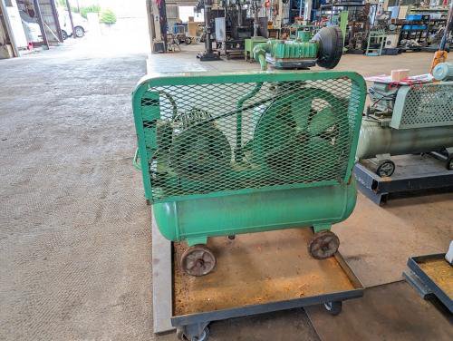 コンプレッサー　Compressor