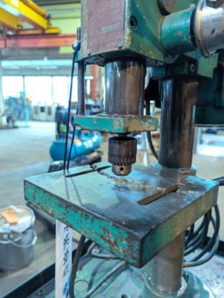 卓上ボール盤　Drilling Machine