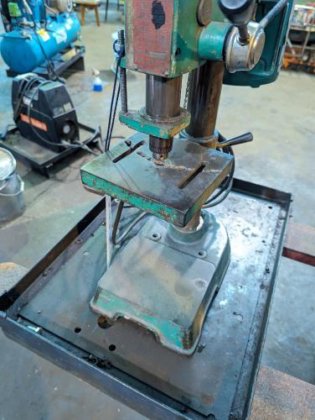 卓上ボール盤　Drilling Machine