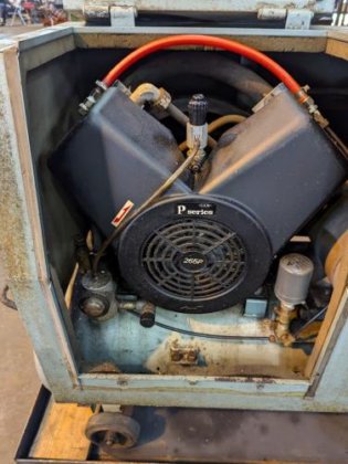 コンプレッサー　Compressor