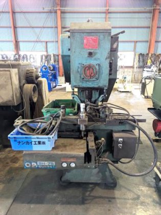 ポンチング　Punching Machine