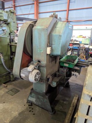 ポンチング　Punching Machine