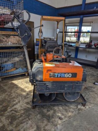 振動ローラー　Vibration Roller