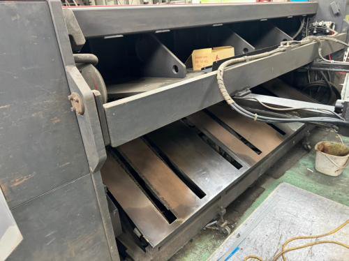 シャーリング　Shearing Machine