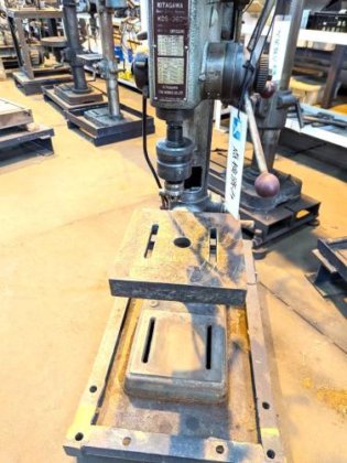 卓上ボール盤　Drilling Machine