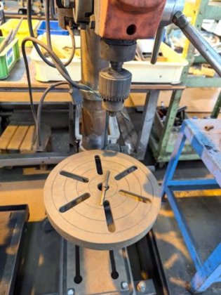 卓上ボール盤　Drilling Machine