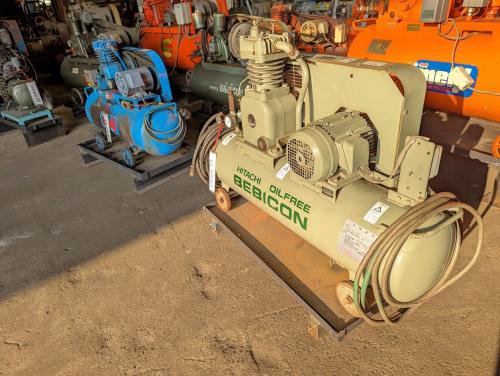 コンプレッサー　Compressor