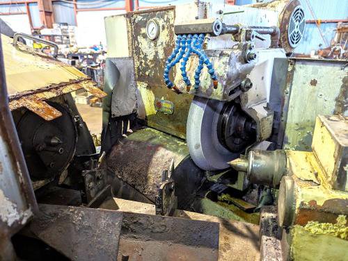 円筒研削盤　Cylindrical Grinder