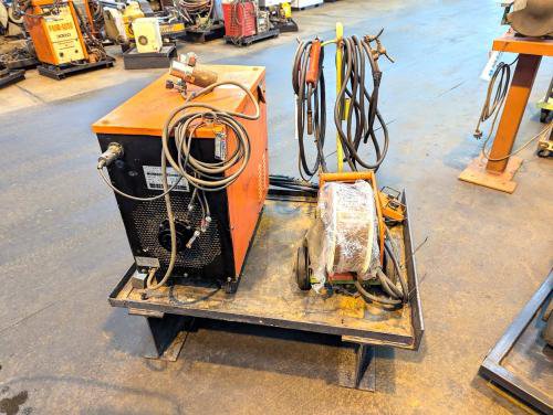 半自動溶接機　Welding Machine