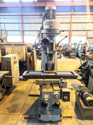 フライス盤　Milling Machine