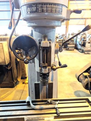 フライス盤　Milling Machine