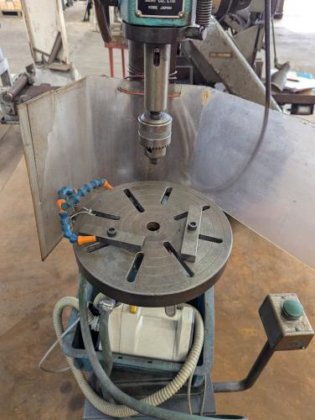 卓上ボール盤　Drilling Machine