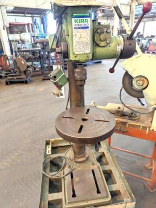 卓上ボール盤　Drilling Machine