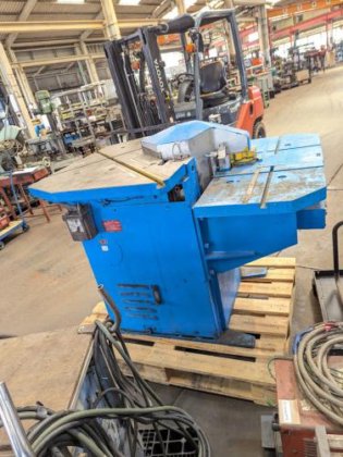 コーナーシャー　Corner Shearing Machine