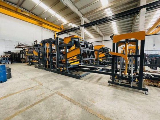 BS-42 ブロック、レンガ、舗装材製造機