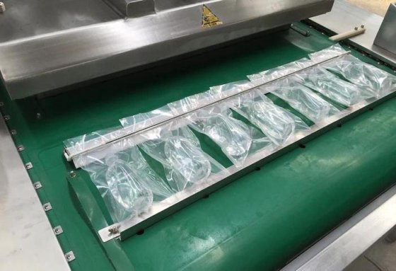 高品质鱼类零食新鲜玉米蔬菜干红薯大肉滚动连续真空包装机