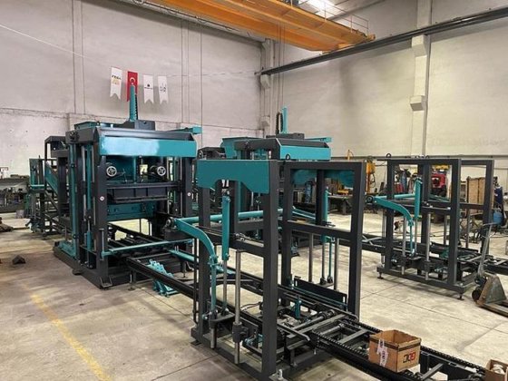 ブロック、レンガ、舗装材製造機