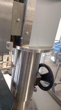 ガラス瓶洗浄機、充填機、キャッパー