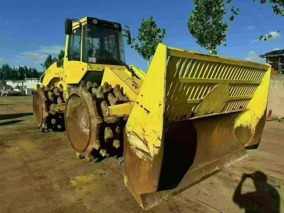 2015 BOMAG BL462RB