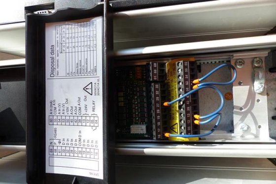 周波数コンバータ