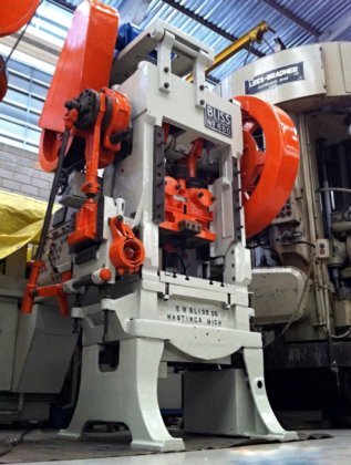 直边双曲柄后齿轮压力机 BLISS 660 - 高产量压力机