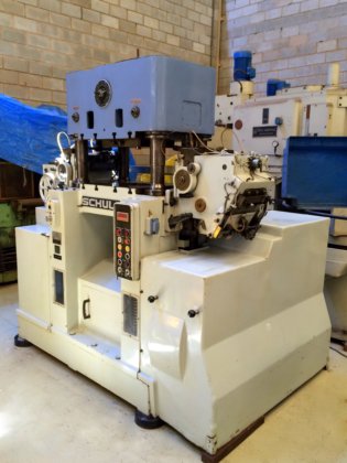 SCHULER FCHS（4列高速）自動送り機能付き高速順送りスタンピングプレス