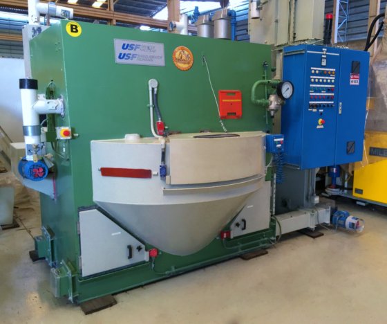 AUTOMATIC SAND BLASTING MACHINE USF