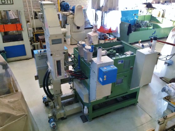 AUTOMATIC SAND BLASTING MACHINE USF