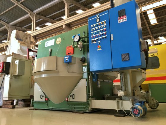 AUTOMATIC SAND BLASTING MACHINE USF
