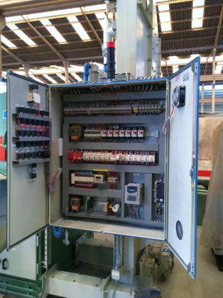 AUTOMATIC SAND BLASTING MACHINE USF