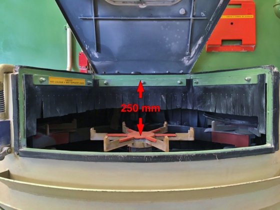 AUTOMATIC SAND BLASTING MACHINE USF
