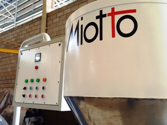 EXTRUSORA MONO ROSCA MIOTTO