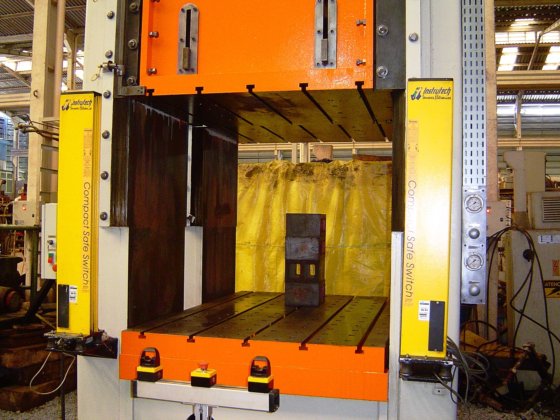 液压机 H 型框架 FRED FREY